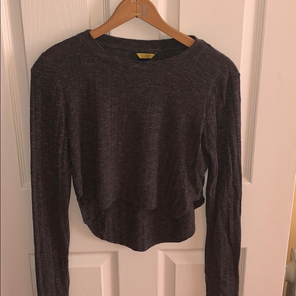 long sleeve cropped shirt